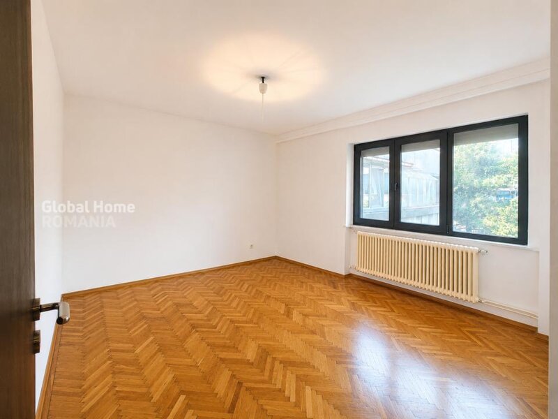 AFI Cotroceni, bloc H1, 3 camere decomandat, boxa 7.30 mp.