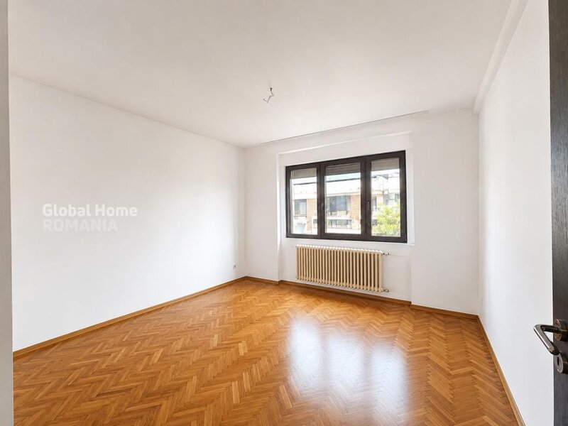 AFI Cotroceni, bloc H1, 3 camere decomandat, boxa 7.30 mp.